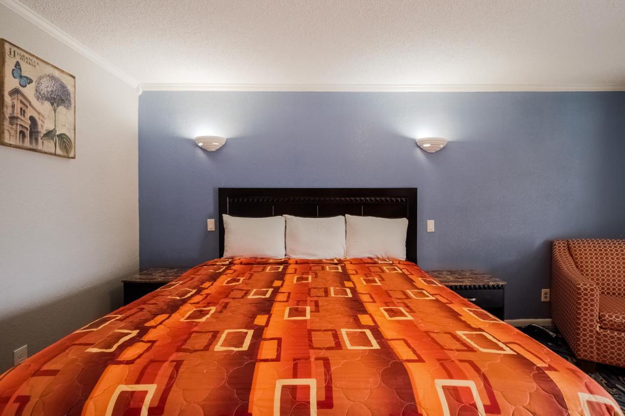 Oyo Hotel Houston I-69 & I-610 Bagian luar foto