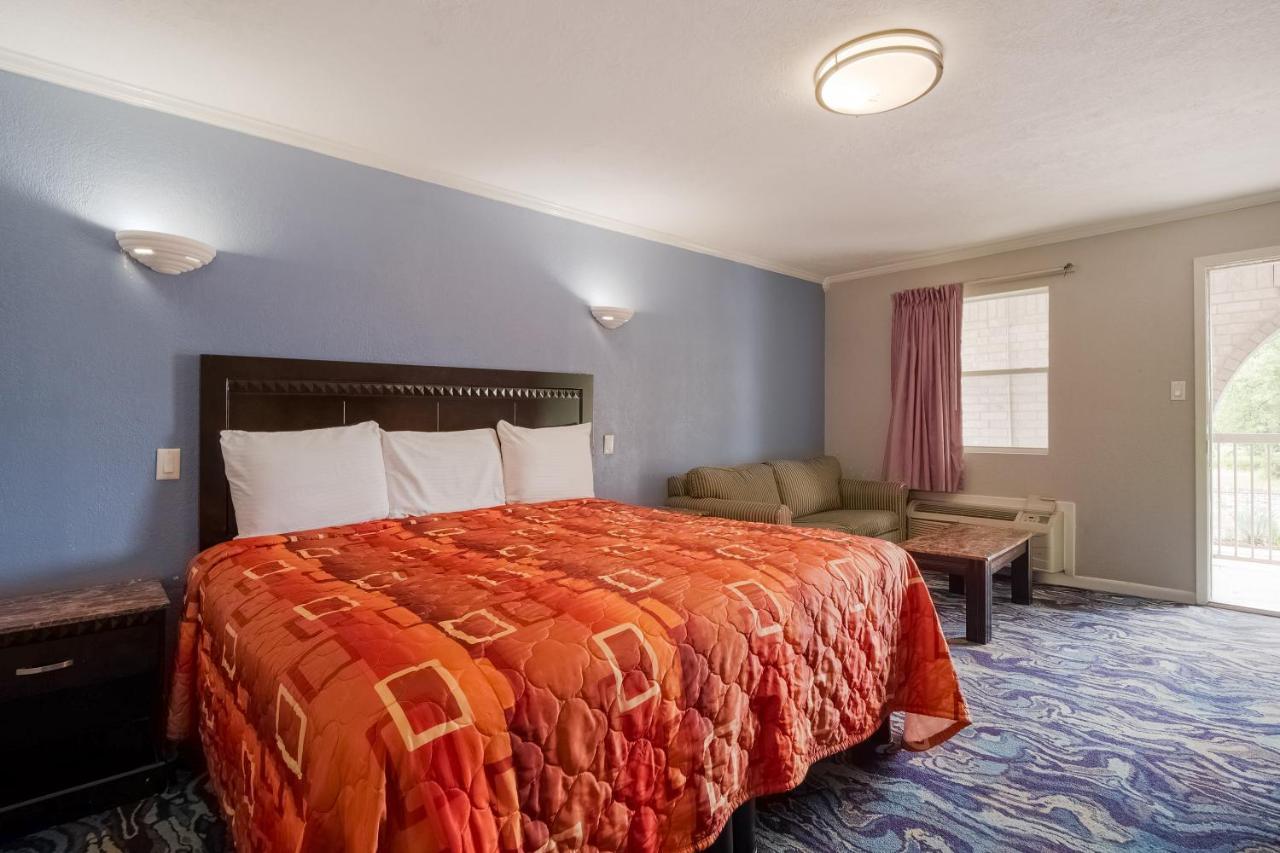 Oyo Hotel Houston I-69 & I-610 Bagian luar foto